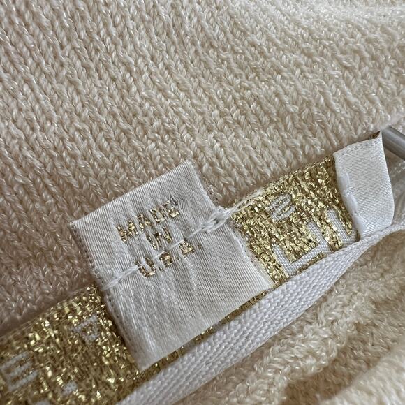 St. John Basics Cream Mock Neck Sleeveless Knit Sweater Top Size 8 - Picture 7 of 9